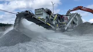 Mobile Portable Stone Crusher Equipment3