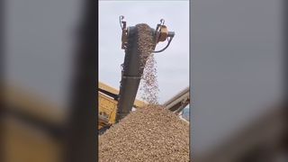 Macchina di frantumazione e vagliatura mobile cingolata